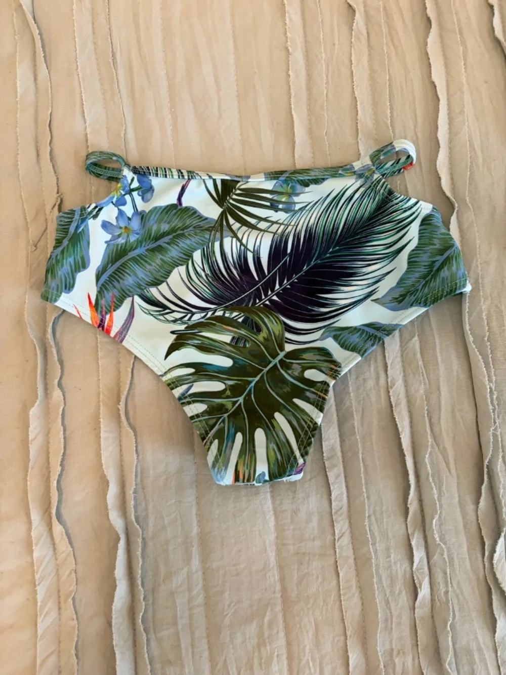 Youth Flutter Swimsuit | Size 6-7 Girl
